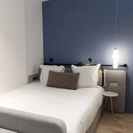 Hotel Leev Victoire & 4*