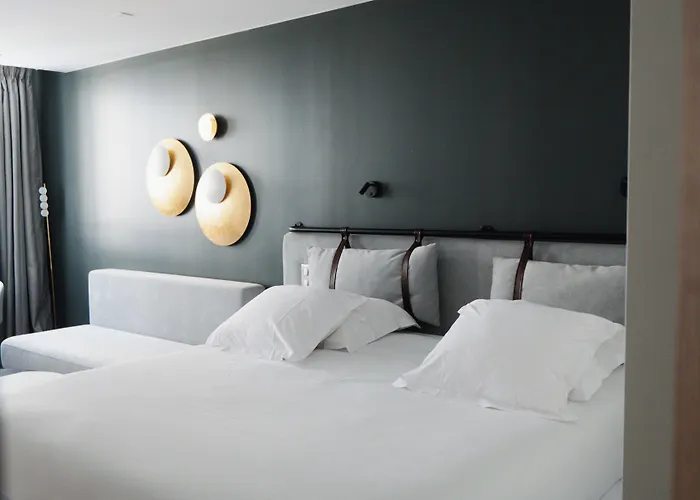 Leev Victoire & מלון