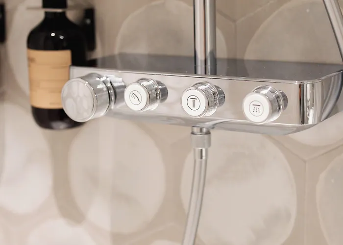 Leev Victoire & מלון 4*