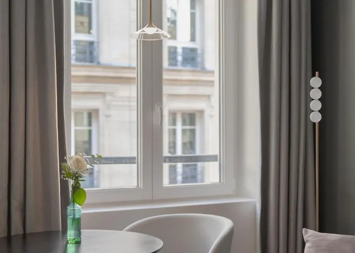 Leev Victoire & מלון פריז