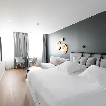 Hotel Leev Victoire & 4*